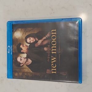 New Moon Blu-Ray Disc